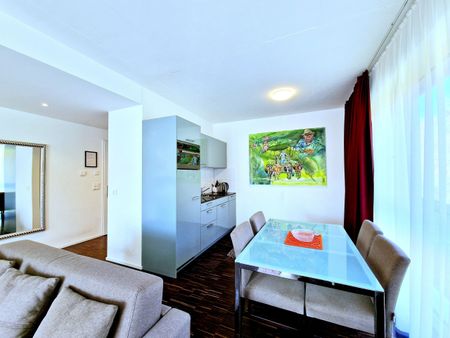 Modern and furnished apartment – temporary living made easy - Photo 2