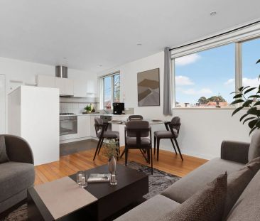 Spacious & Stylish One-Bedroom Apartment in Prime St Kilda Location - Photo 6
