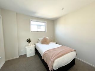 SHORT TERM RENTAL - Stylish & Modern - Two Bedroom Stables Apartment - Greerton - Photo 4