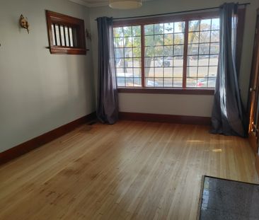 1937 TORONTO 3 BEDROOMS - Photo 2