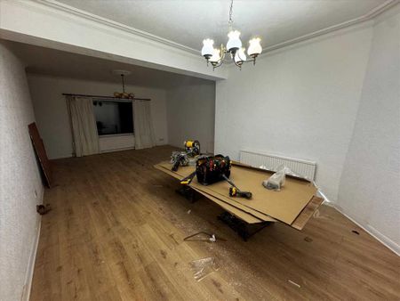 4 bedroom detached house to rent - Photo 2