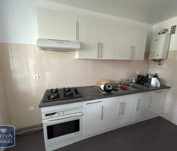 Location Appartement 4 pièces 75m² CASTELSARRASIN 82100 - Photo 2