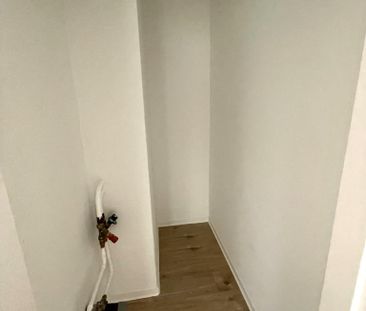 Helle 3-Zimmer-Etagenwohnung mit neuem Laminatboden in Wolfsburg - Foto 2