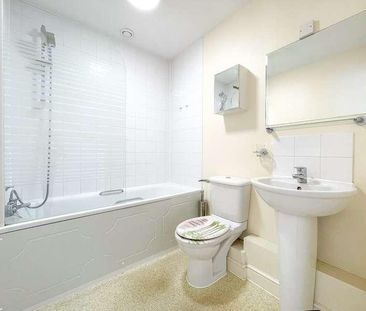 Amazon Court, Admirals Way, Gravesend, Kent, DA12 - Photo 6