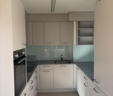 Helle 4.5-Zimmerwohnung mit schönem Blick ins Grüne - Photo 2