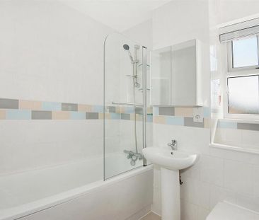 3 bedroom end of terrace house to rent - Photo 6