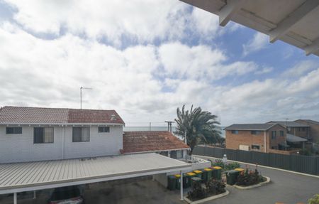 Renovated 2 Bedroom Unit with Ocean Views! - Photo 4