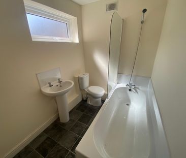 3 bed terraced house to rent in Cravens Cottages, Station Town, Win... - Photo 4