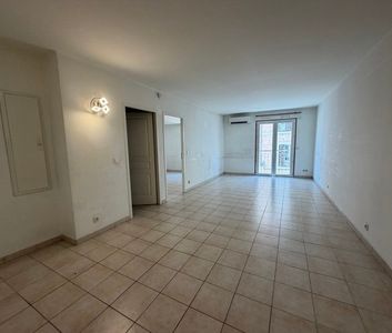 Location Appartement 2 pièces 48m² TOULON 83200 - Photo 5