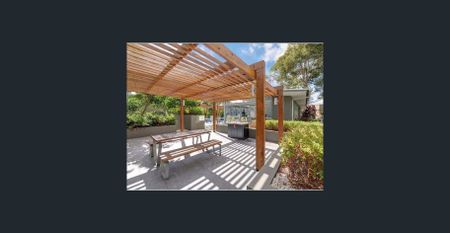 Just Bring your Suitcase! - Photo 2