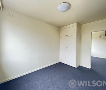 One bedroom apartment in perfect location - Photo 4