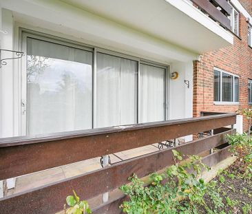 3 bedroom flat to rent - Photo 2