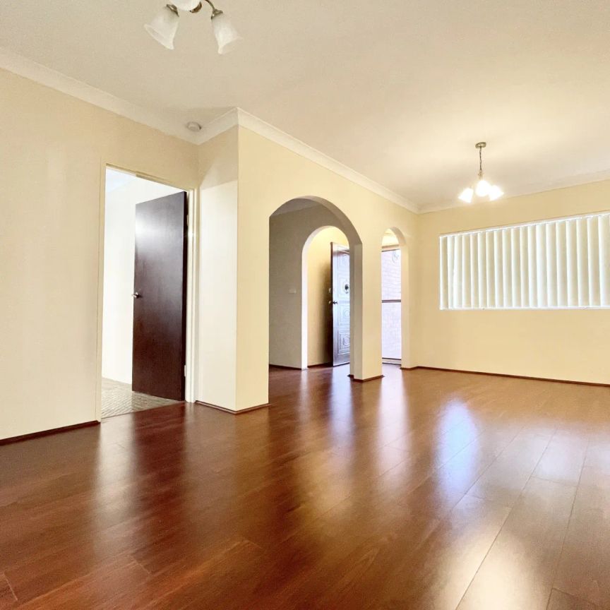 Three-bedroom townhouse in a prime Strathfield South location - Photo 1