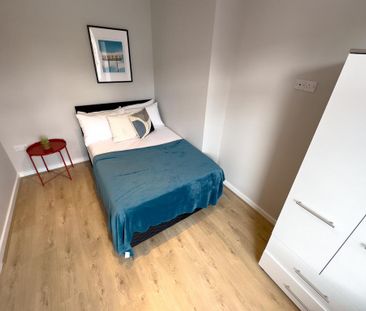 6 bedroom terraced house to rent - Photo 5