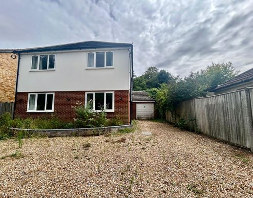 Aldershot Road, Fleet, GU51 - Photo 1