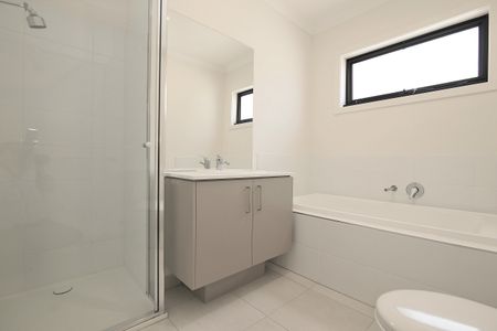 838B Plenty Road, South Morang VIC 3752 - Photo 2