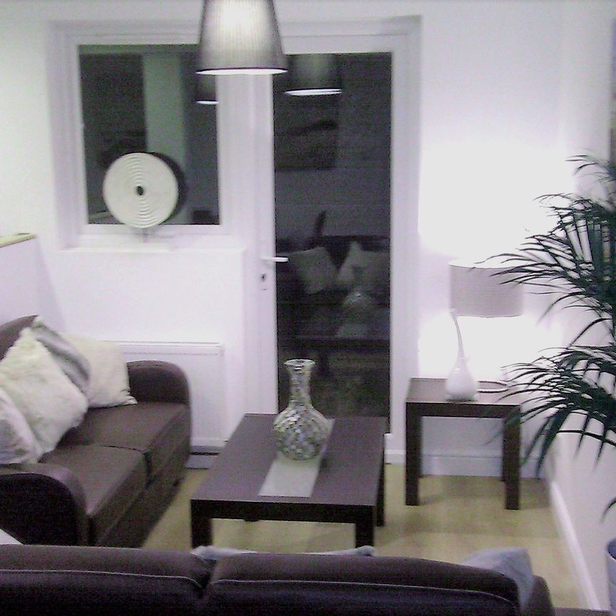 Friendly six bedroom shared house for young professionals Adams - Room 1 - Photo 1