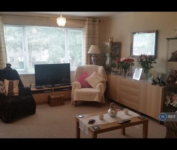 3 bedroom flat to rent - Photo 2