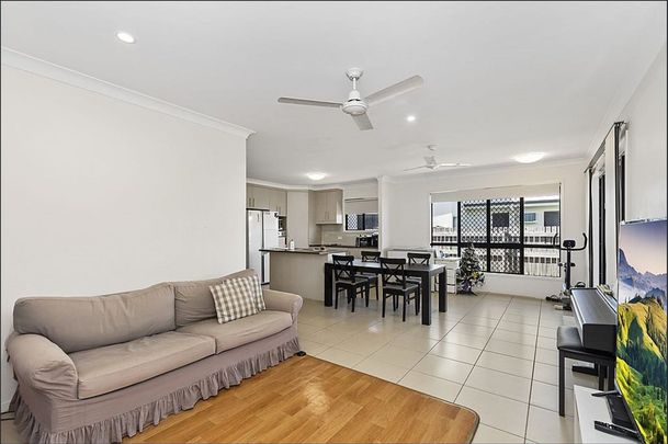 4-Bedroom Home with Double Garage in Prime Burdell Location - Photo 1