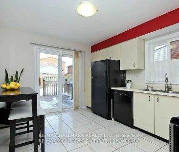 71 Ecclestone Drive #Upper - Photo 4