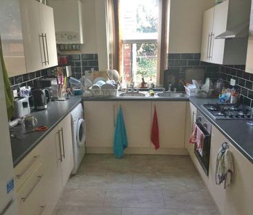 6 bedroom semi-detached house to rent - Photo 5