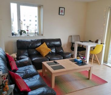 2 bedroom flat to rent - Photo 2