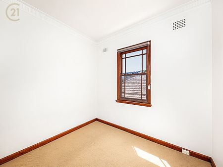Convenient and Spacious, Rear of the Block ** Available 13/12/25 ** - Photo 4