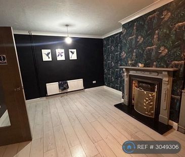 4 bedroom semi-detached house to rent - Photo 2