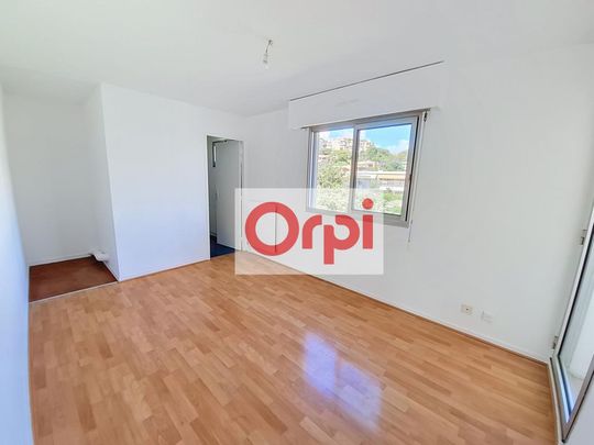 Location Appartement 4 pièces 88m² ST LAURENT DU VAR 06700 - Photo 1