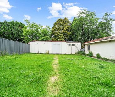 Charming & Freshly Painted 4-Bedroom Family Home - Photo 6