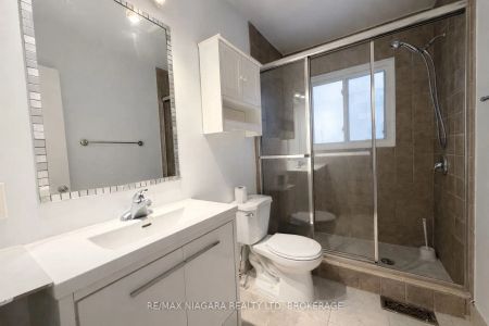 128 Toulon Crescent #UPPER - Photo 4