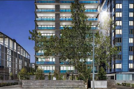 Stylish North-Facing Apartment in a Premier Lakeside Precinct - Photo 2