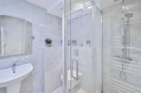 3 bedroom flat to rent - Photo 4