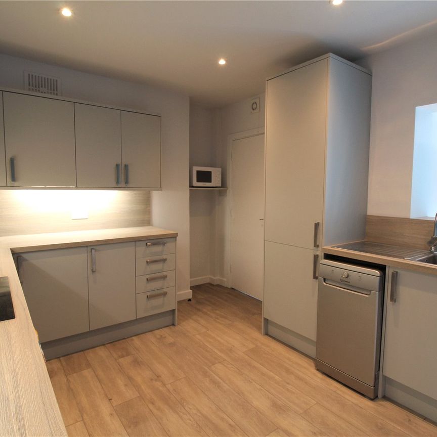 4 bedroom terraced house to rent - Photo 1