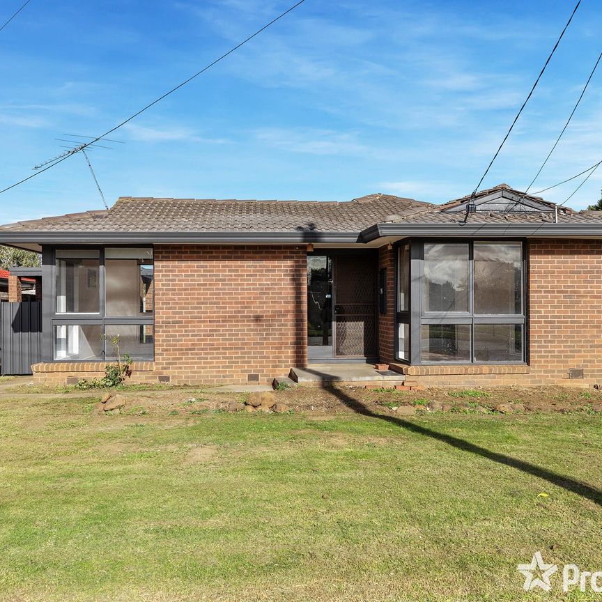 35 Oldershaw Road, Melton VIC 3337 - Photo 1