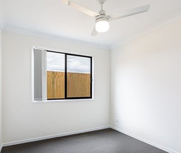 Simplistic and Modern Living - Photo 5