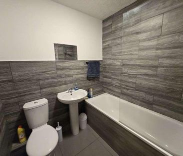 Tennyson Close, Enfield, EN3 - Photo 6