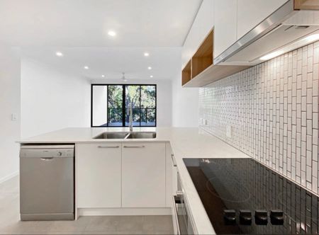 Arana Hills - Photo 4