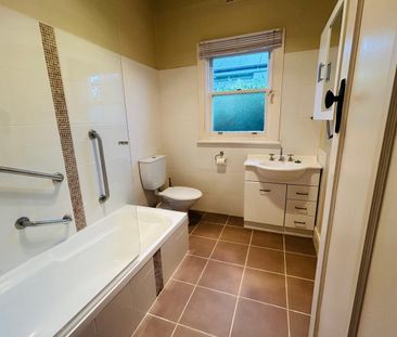 COASTAL LIVING CLOSE TO THE BLUFF - Photo 5