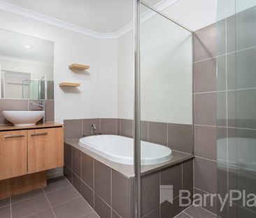 Stunning Family Home - Photo 6