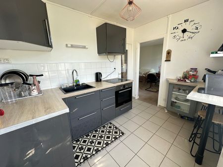 Location Appartement 3 pièces 59m² VILLEFRANCHE SUR SAONE 69400 - Photo 5