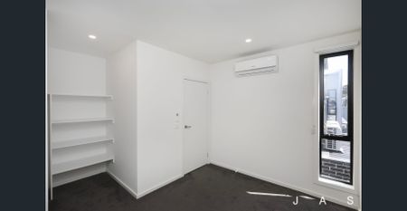 Contemporary Comfort in the Heart of West Footscray - Photo 4