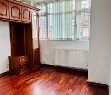 4 bedroom terraced house to rent - Photo 5