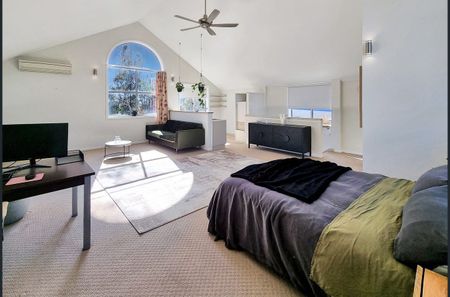Home For Rent - Photo 3
