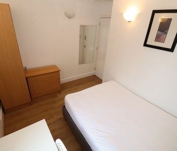 Room in a Shared Flat, Duckett Street, E1 - Photo 5