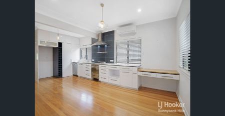 Gorgeous 3 Bedroom home immaculately presented - Photo 5