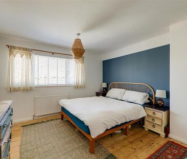 2 bedroom end of terrace house to rent - Photo 4