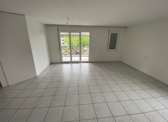 Zu vermieten nach Vereinbarung 4.5 Zi-Wohnung mit 2 Balkone - Photo 1