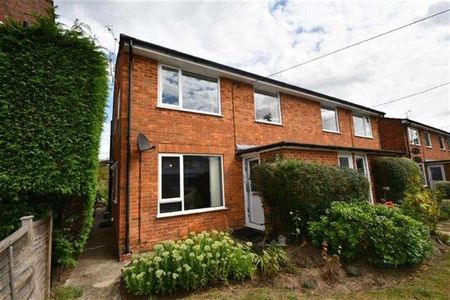 Bedroom Ground Floor Maisonette In Elstead, GU8 - Photo 4