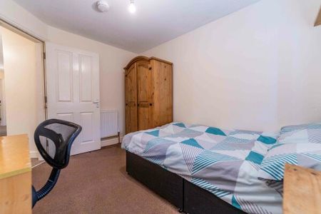 First Floor Flat, Park farm House, 103 Haxby Road - Photo 3